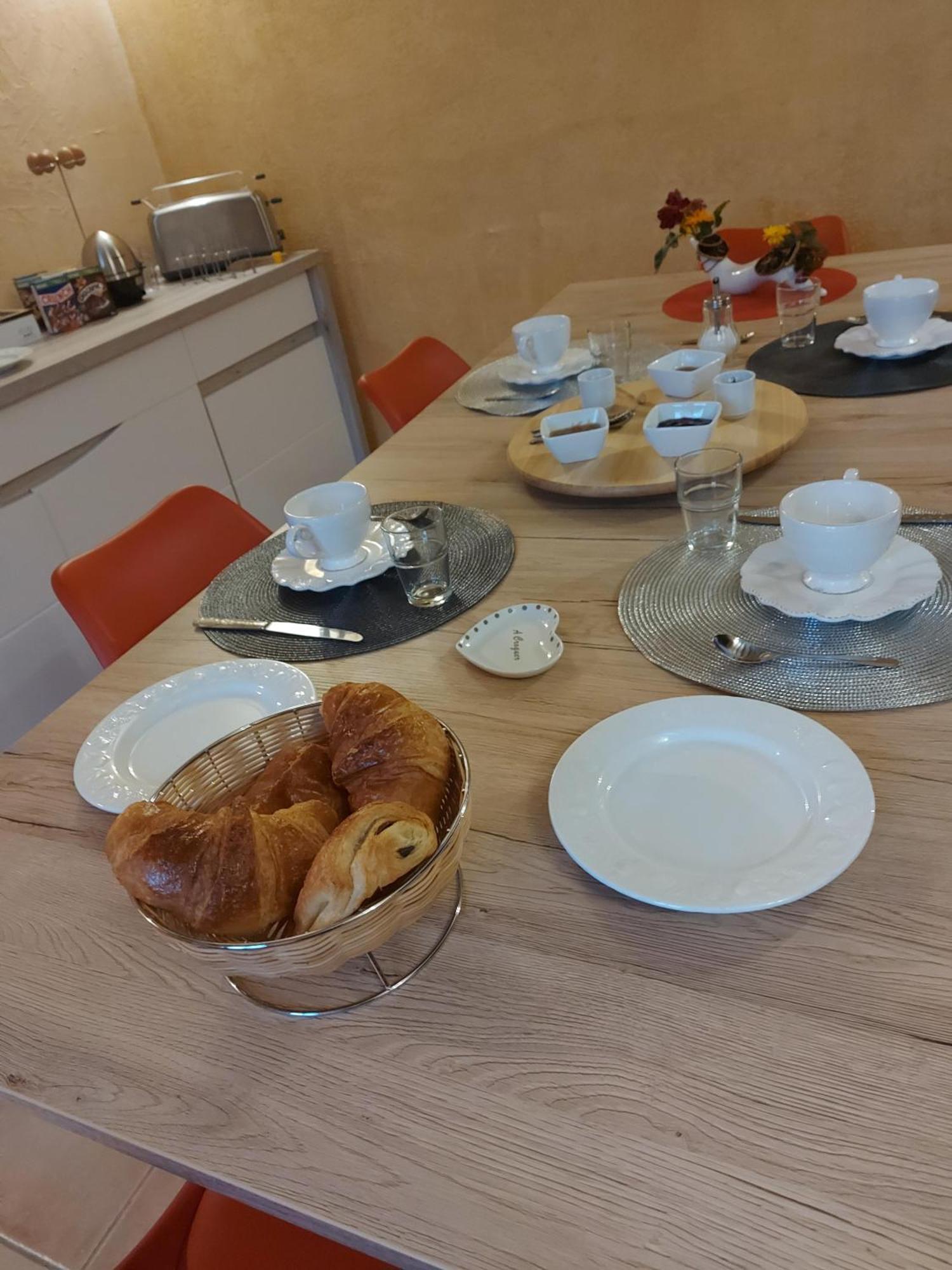 Hotel Le Moulin De L'Etang Chaneins Pokoj fotografie